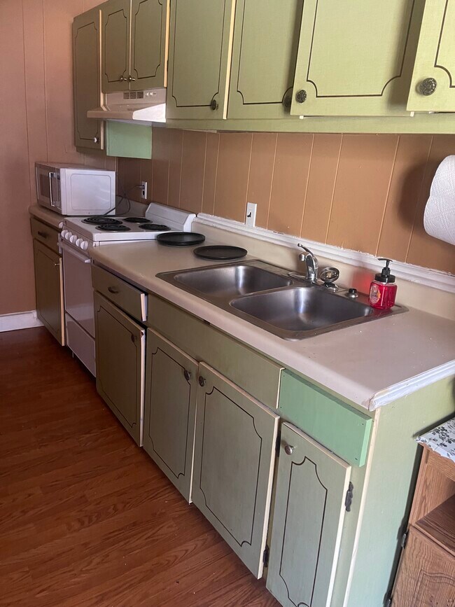 Foto del edificio - 379 Heathland Dr