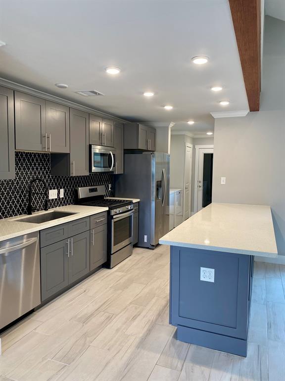Foto principal - 9005 Sharpcrest St