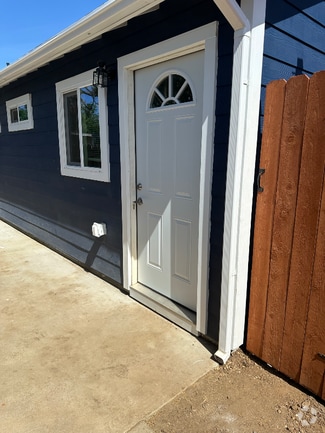 Building Photo - 1451 Santa Clara Ave