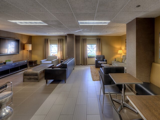 Foto del edificio - 61 W Superior St