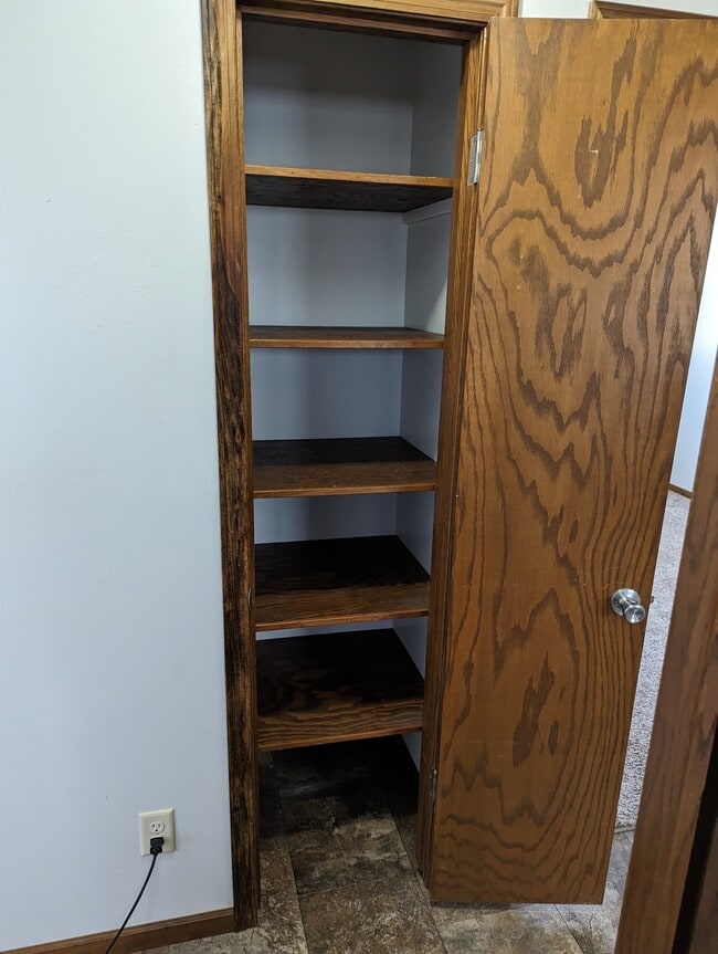 Closet - 283 E Oak St