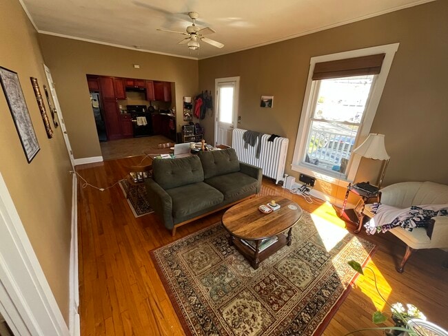 Building Photo - 107 Center St