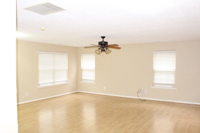 Building Photo - 7312 Brighton Village Dr