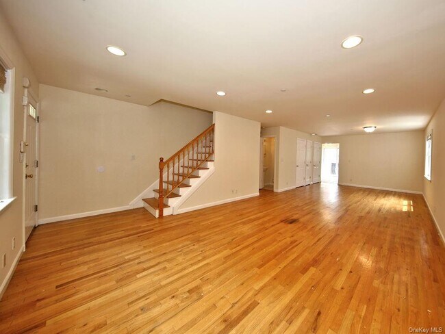 Building Photo - 37 Clifford Pl