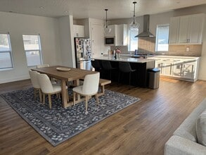 Building Photo - 346 S 680 W