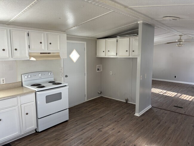 Foto del edificio - 559 Wancy Cir