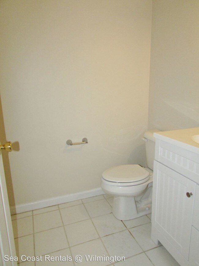 Building Photo - 6614 Pine Grove Dr