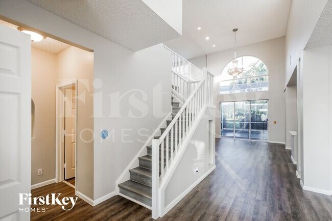 Building Photo - 3440 Greenview Terrace W