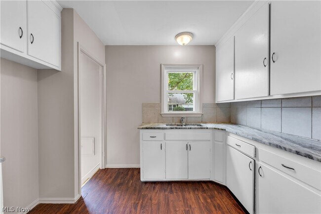 Foto del edificio - 4162 Bluestone Rd