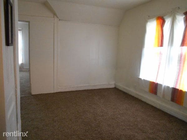 Building Photo - 3928 Canada Southern Ave