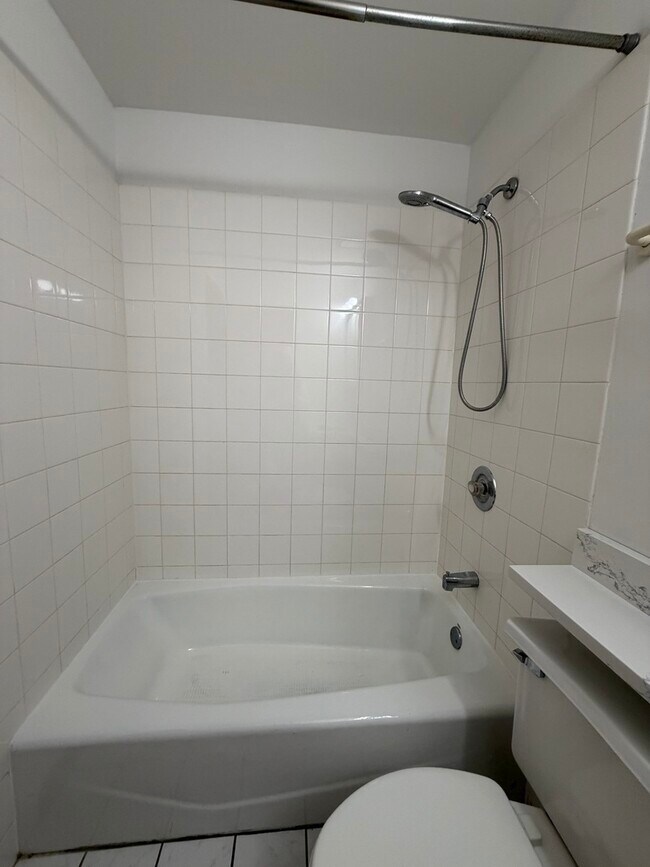 Foto del edificio - 628 W Patterson Ave