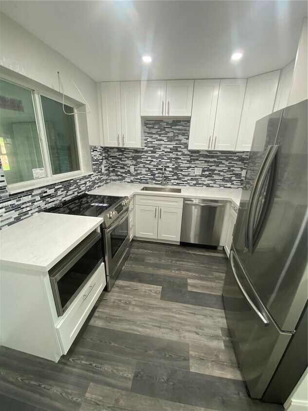Foto principal - 284 SE 6th Ave