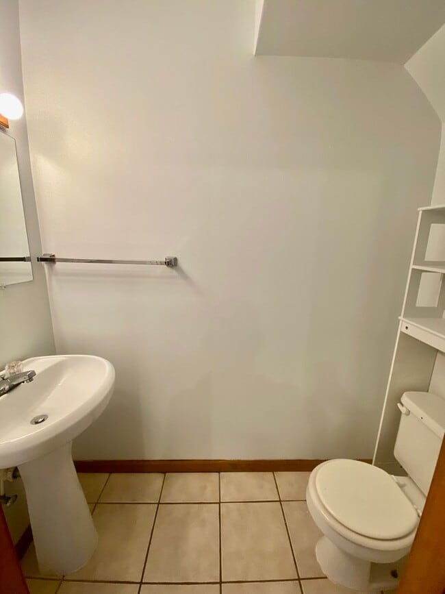 Building Photo - 304