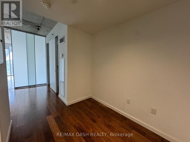 Building Photo - 32 Trolley Cres