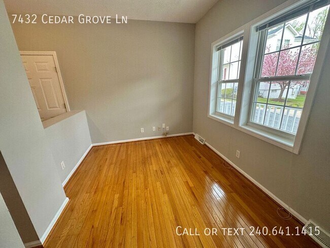Foto del edificio - 7432 Cedar Grove Ln