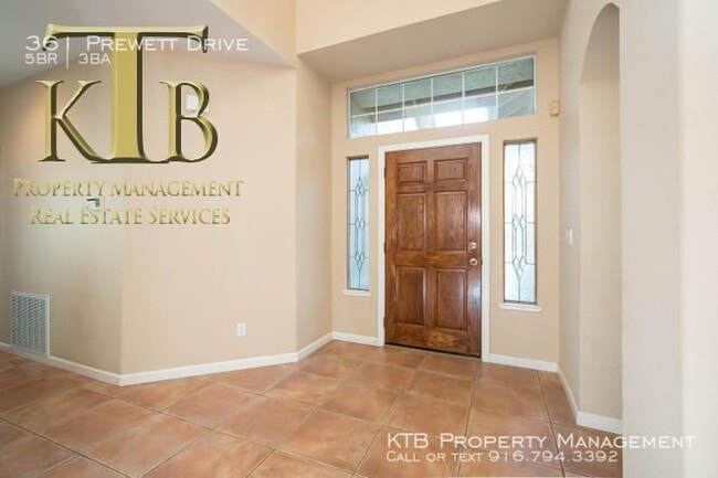 Building Photo - Great 5 Bedroom in Lexington Hills