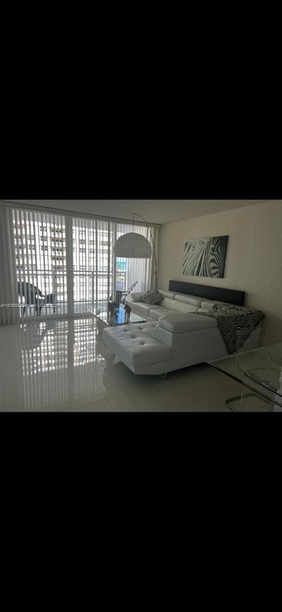 Foto del edificio - 2030 S Ocean Dr