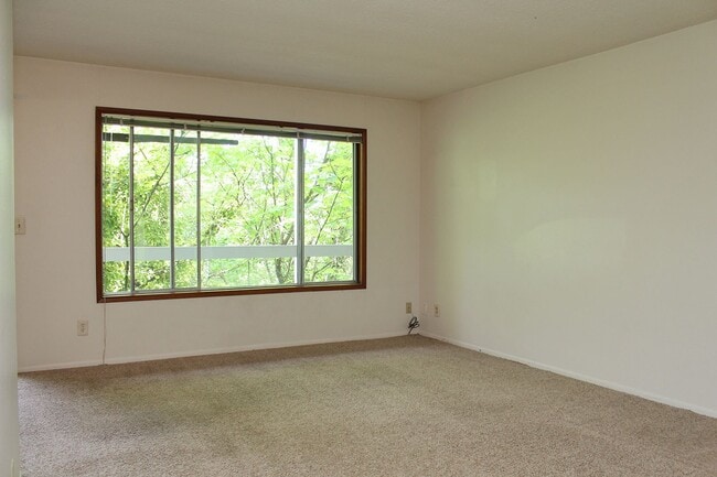 Building Photo - 1001 SW Woods St