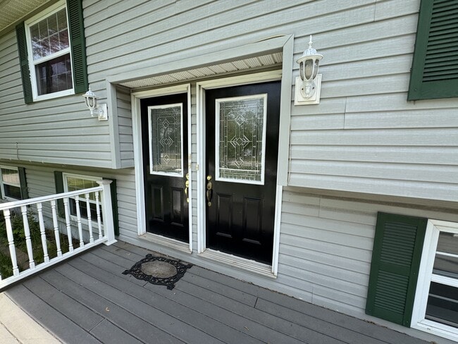 Building Photo - 4619 Rue Principale