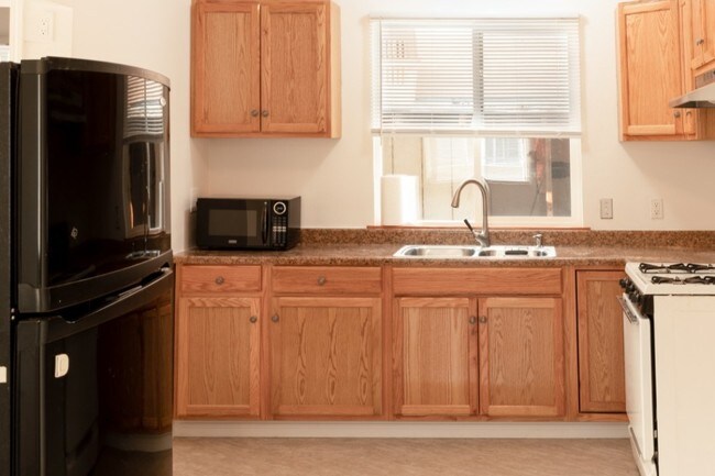 New Kitchen - 1294 E San Fernando St