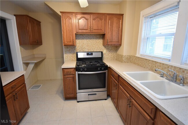 Foto del edificio - 1660 Glenmount Ave