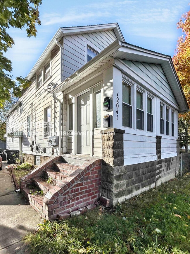 Building Photo - 12041 Belden Ave