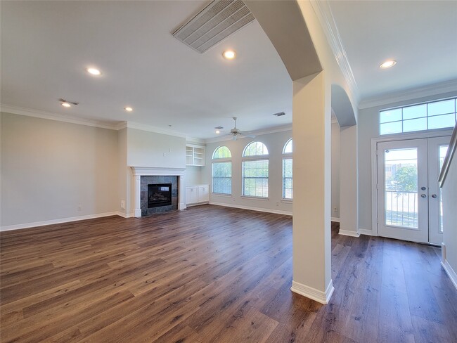 Foto del edificio - 2416 La Branch St