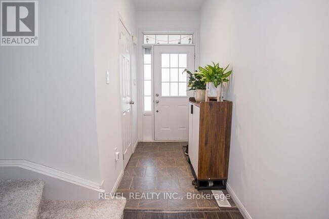 Photo du bâtiment - 21 Diana Ave