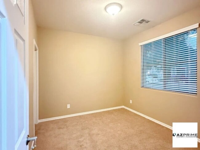 Building Photo - Available for rent