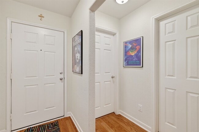 Foto del edificio - 4611 Snowdrop Ct