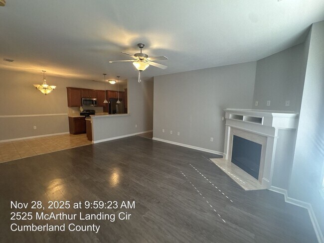 Foto del edificio - 2525 McArthur Landing Cir