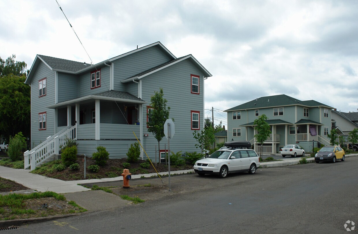 Foto principal - 540-550 SW Western Blvd