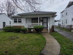 Building Photo - 18084 Goddard St