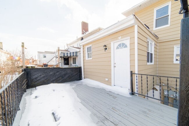 Foto del edificio - 115 N Delancy Pl