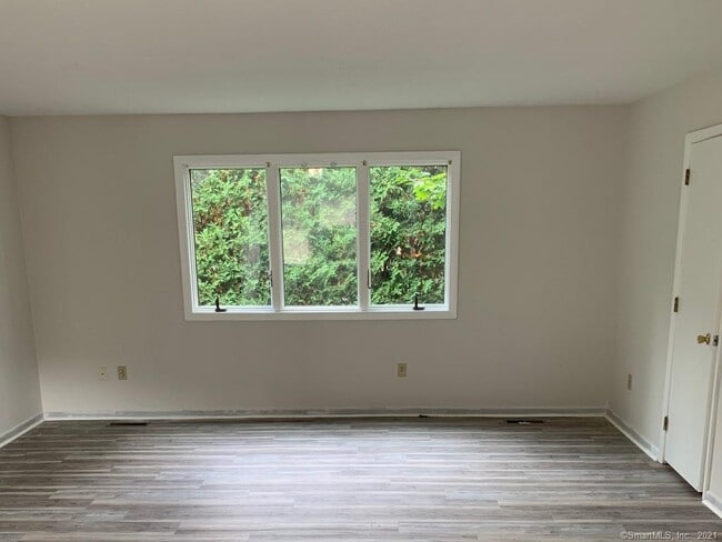 Building Photo - 3380 Madison Ave