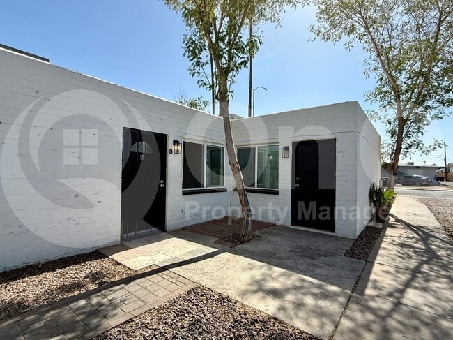 Building Photo - 609 S Bellview