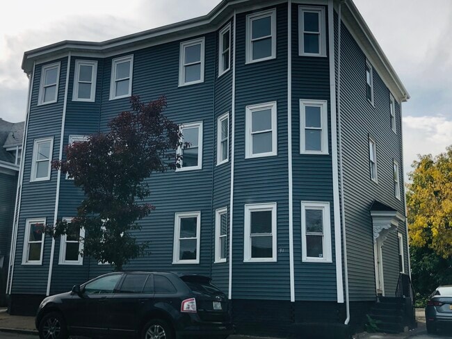 Building Photo - 91 Ridge St