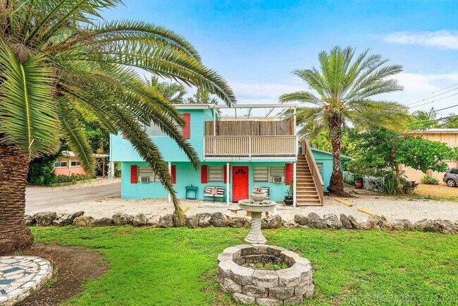 Foto del edificio - 205 Coral Rd
