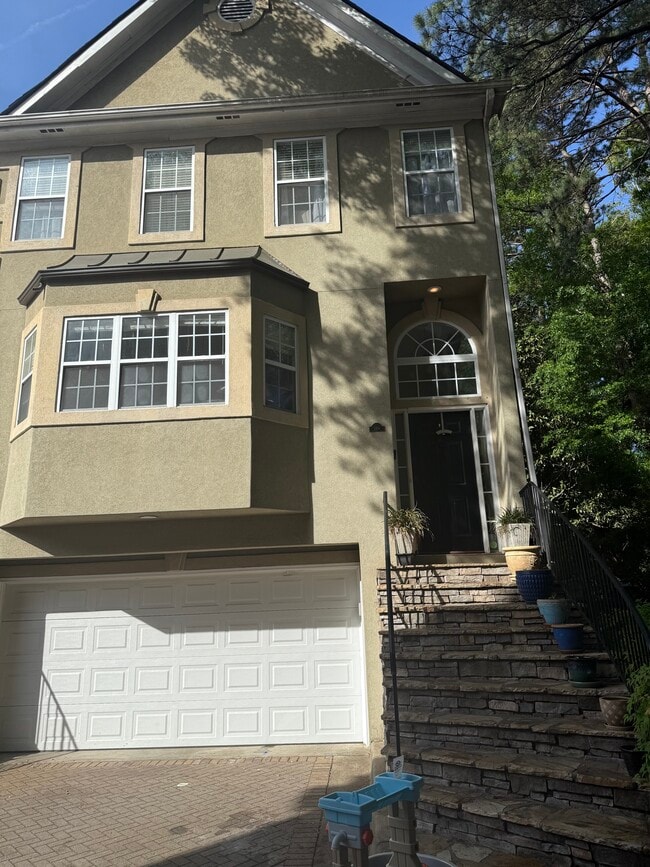 Building Photo - 2456 Brookhaven Heights Ct NE