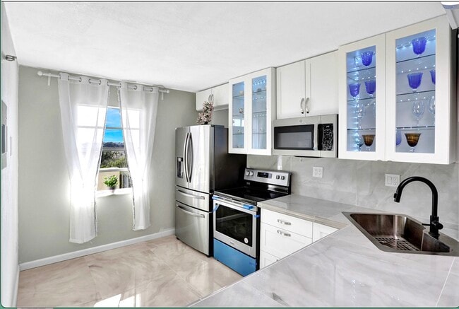 Photo - 7001 Environ Blvd (Lauderhill, FL) Apartment