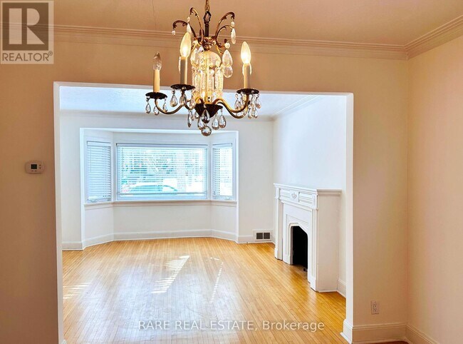 Photo du bâtiment - 46 Dunblaine Ave