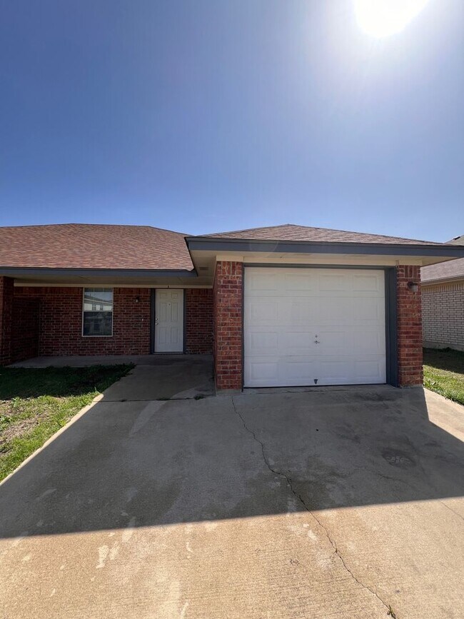 Building Photo - 3802 Pecos Dr