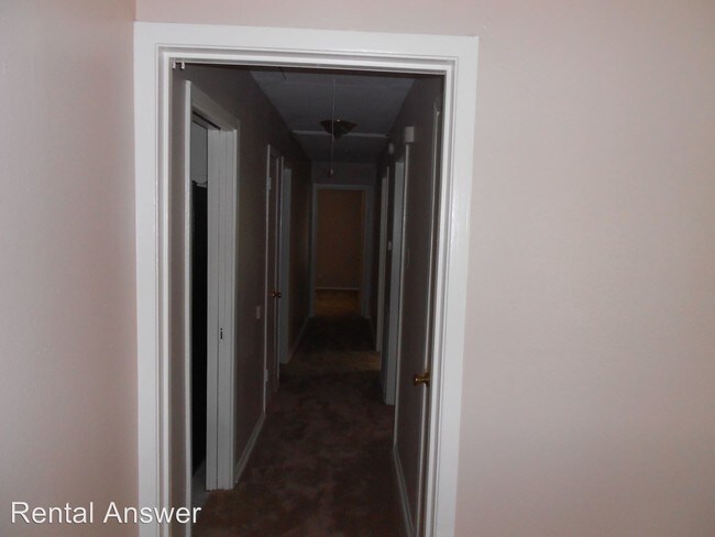 Foto del edificio - 10418 Mayfield Rd