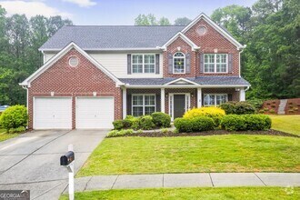 Building Photo - 1360 Silvergate Dr