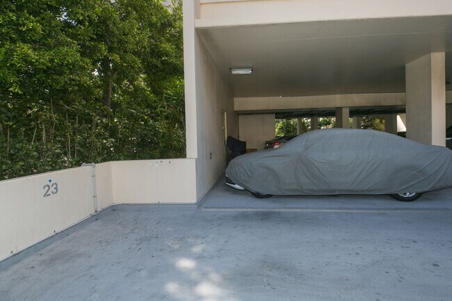 Foto del edificio - Seaside Towers fully furnished one bedroom...