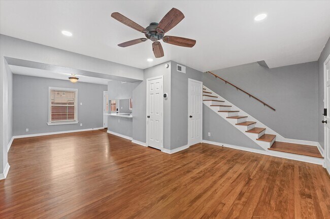 Building Photo - 6341 Bordeaux Ave