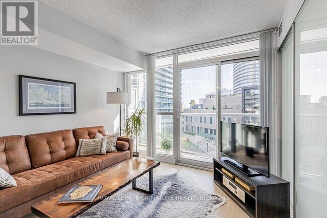 Building Photo - 85-585 Queens Wharf Rd