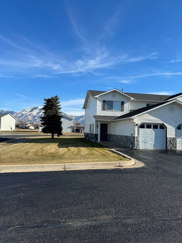 Primary Photo - 1016 N 560 W