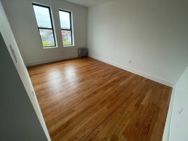 Foto del edificio - 1 bedroom in BRONX NY 10457