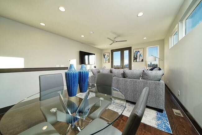 Comedor/Sala de estar - 64 Fern Ave